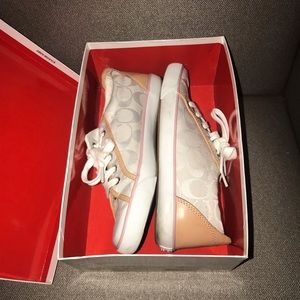 Coach Tennis Shoes Sneakers 7.5